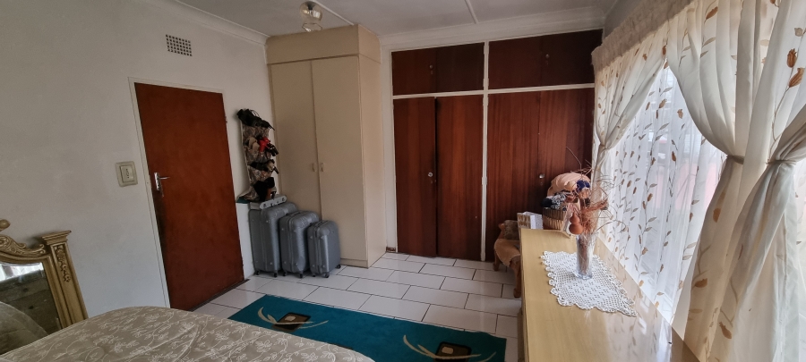 5 Bedroom Property for Sale in Elspark Gauteng