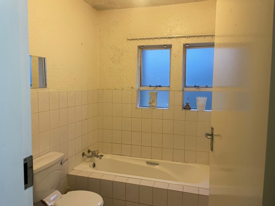 To Let 3 Bedroom Property for Rent in Breaunanda Gauteng