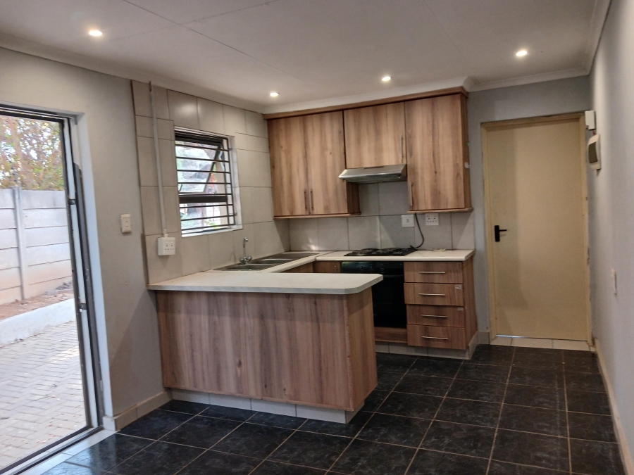 To Let 2 Bedroom Property for Rent in Bloubosrand Gauteng