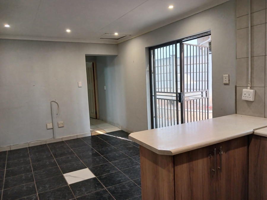 To Let 2 Bedroom Property for Rent in Bloubosrand Gauteng