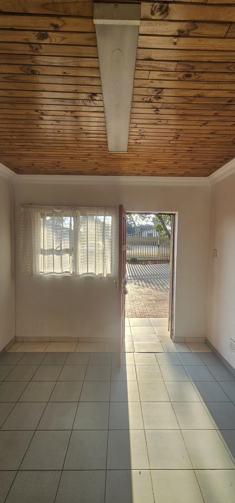To Let 1 Bedroom Property for Rent in Erasmia Gauteng