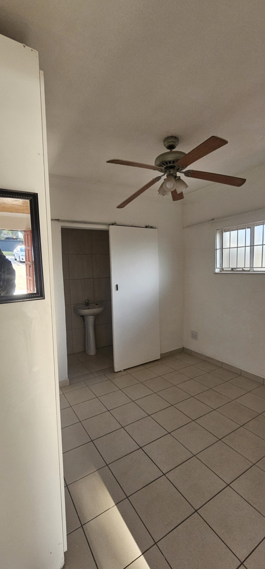 To Let 1 Bedroom Property for Rent in Erasmia Gauteng