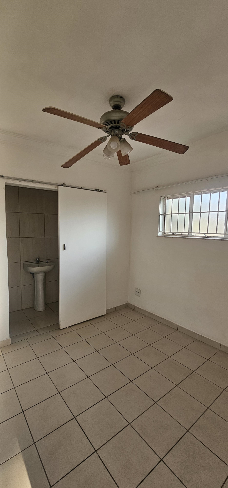 To Let 1 Bedroom Property for Rent in Erasmia Gauteng