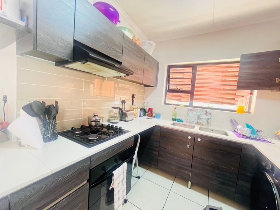 To Let 3 Bedroom Property for Rent in Olivedale Gauteng