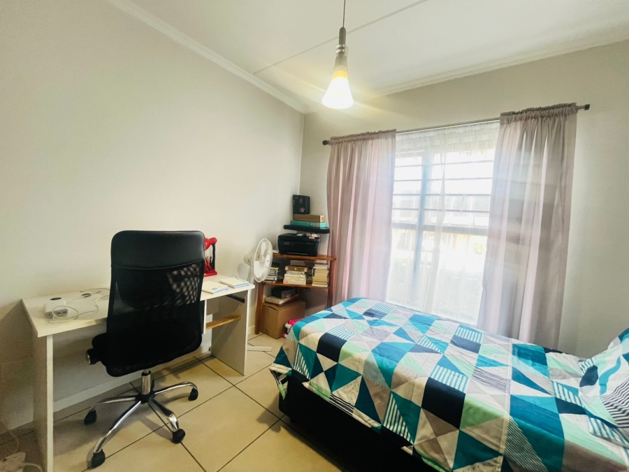 To Let 3 Bedroom Property for Rent in Olivedale Gauteng