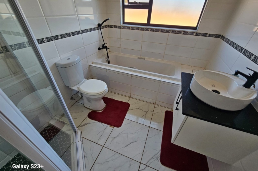 3 Bedroom Property for Sale in Heatherview Gauteng