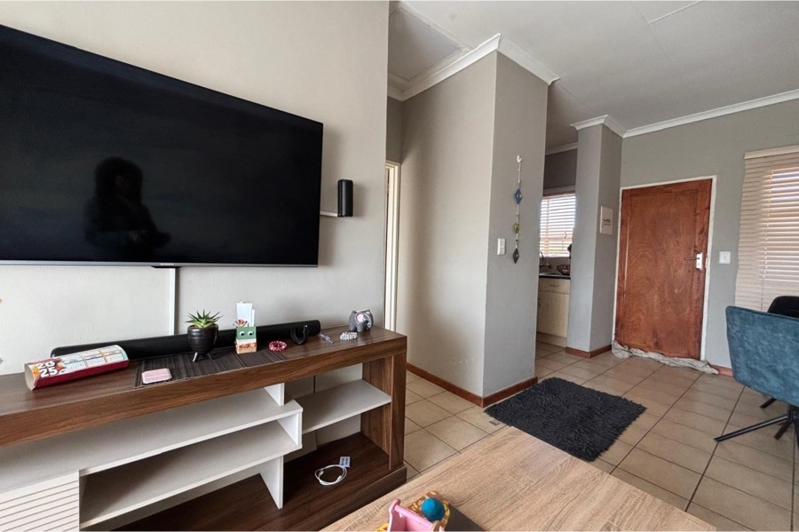 To Let 1 Bedroom Property for Rent in Karenpark Gauteng