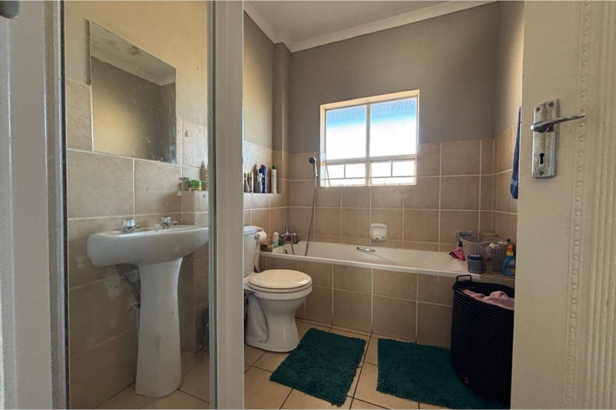 To Let 1 Bedroom Property for Rent in Karenpark Gauteng