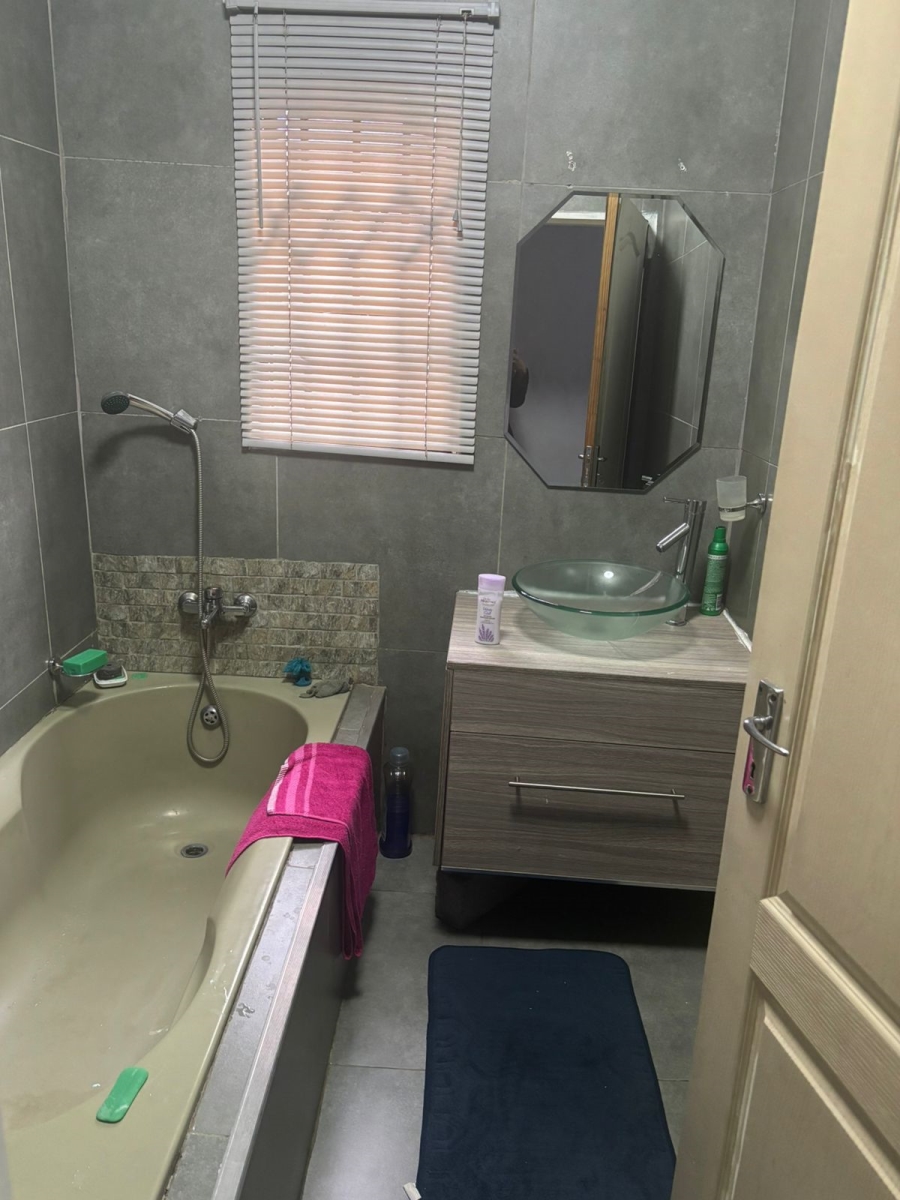 3 Bedroom Property for Sale in Vanderbijlpark CE 7 Gauteng
