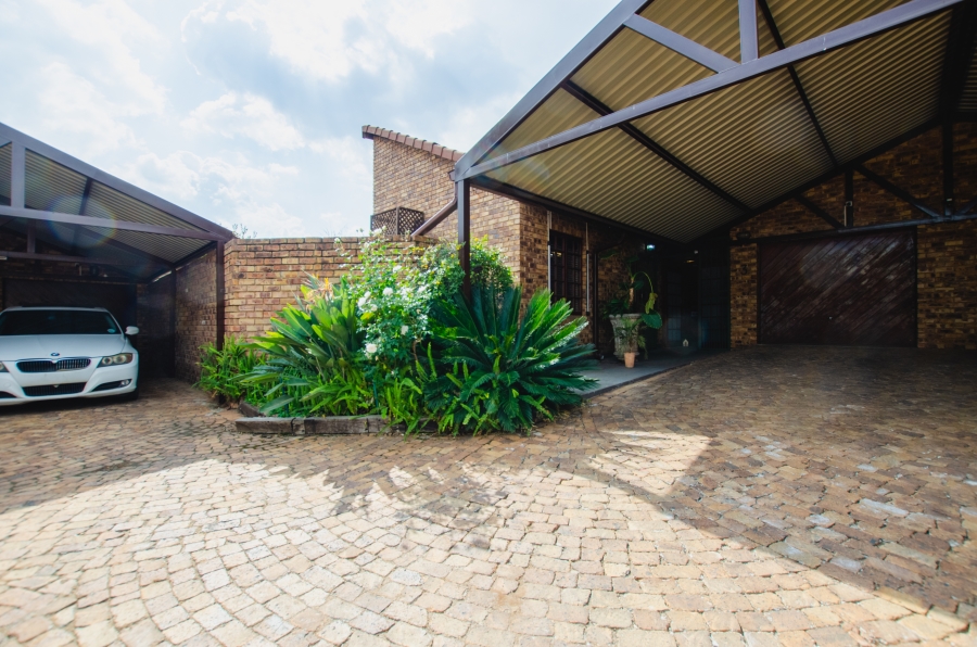 3 Bedroom Property for Sale in Clubview Gauteng