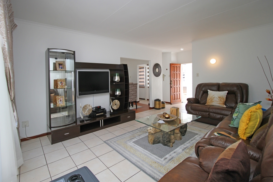 2 Bedroom Property for Sale in Corlett Gardens Gauteng