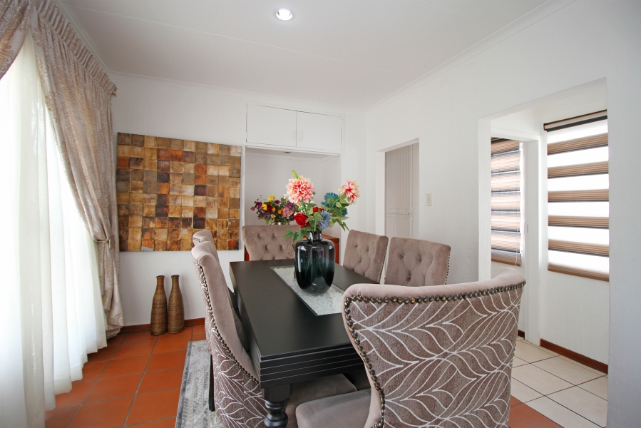 2 Bedroom Property for Sale in Corlett Gardens Gauteng