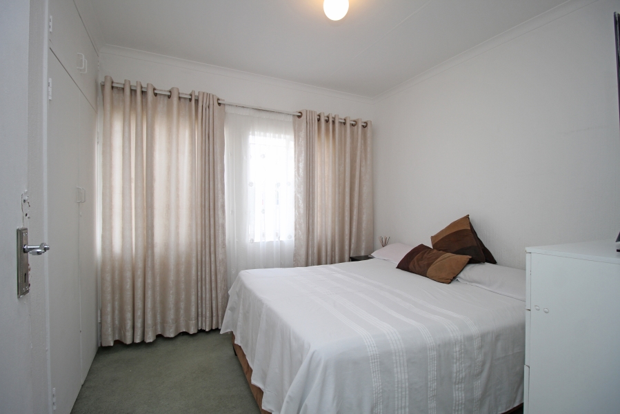 2 Bedroom Property for Sale in Corlett Gardens Gauteng