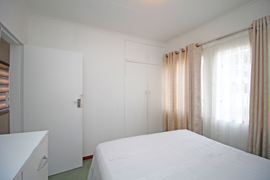 2 Bedroom Property for Sale in Corlett Gardens Gauteng
