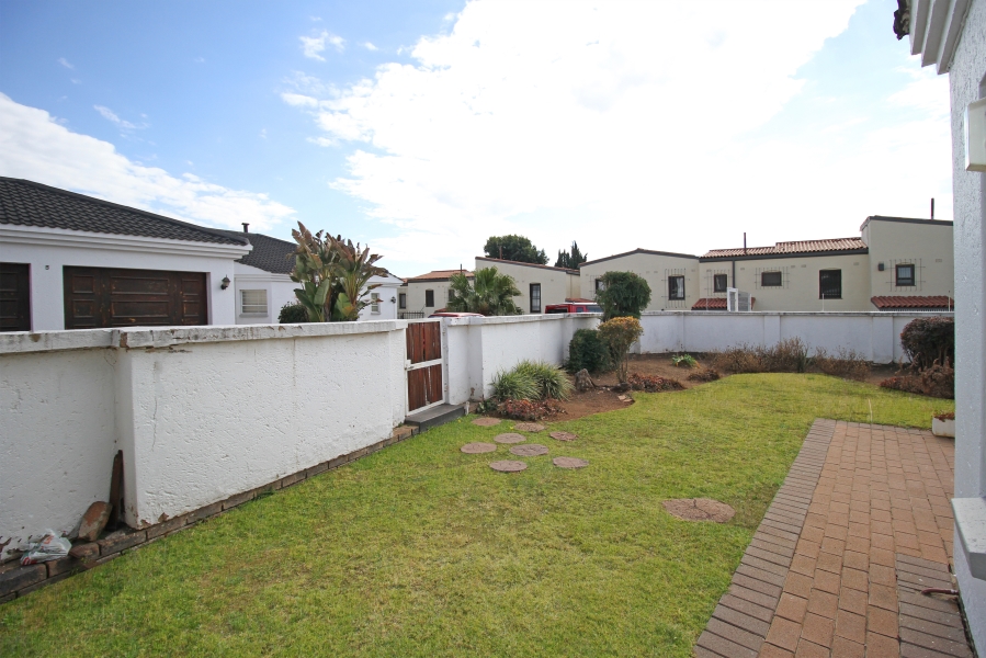 2 Bedroom Property for Sale in Corlett Gardens Gauteng