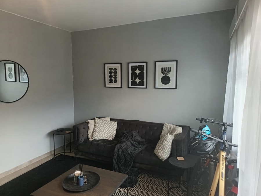 To Let 2 Bedroom Property for Rent in Linden Gauteng