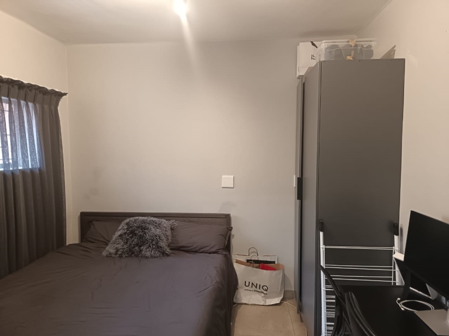 To Let 2 Bedroom Property for Rent in Linden Gauteng