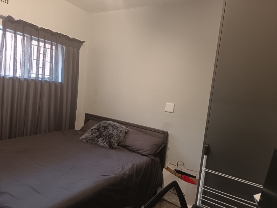 To Let 2 Bedroom Property for Rent in Linden Gauteng