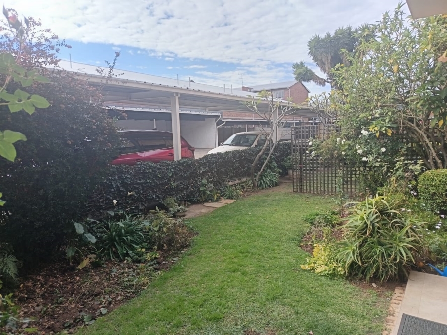 To Let 2 Bedroom Property for Rent in Linden Gauteng