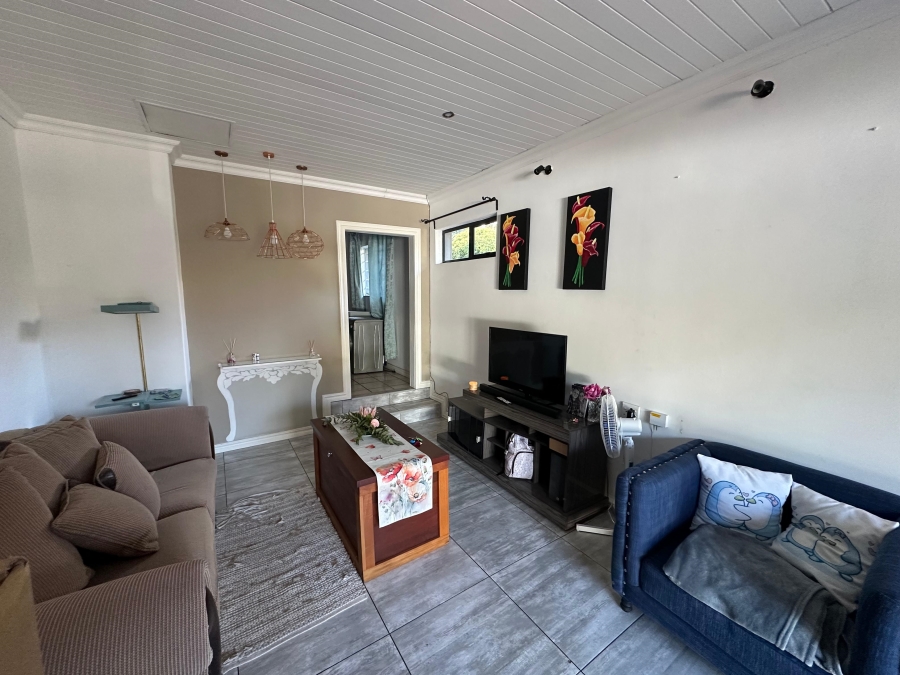 To Let 1 Bedroom Property for Rent in Waverley Gauteng