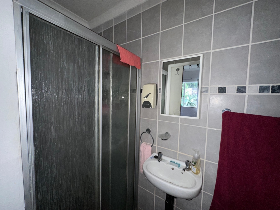 To Let 1 Bedroom Property for Rent in Waverley Gauteng