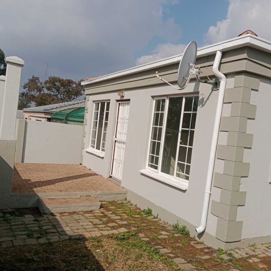 To Let 1 Bedroom Property for Rent in Noordwyk Gauteng