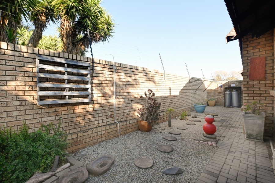 2 Bedroom Property for Sale in Montana Gauteng