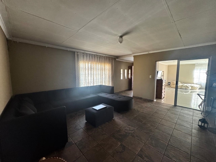 4 Bedroom Property for Sale in General Albertspark Gauteng