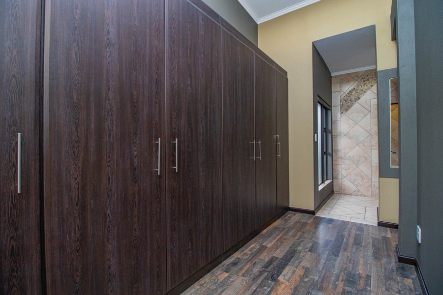 4 Bedroom Property for Sale in Serengeti Lifestyle Estate Gauteng