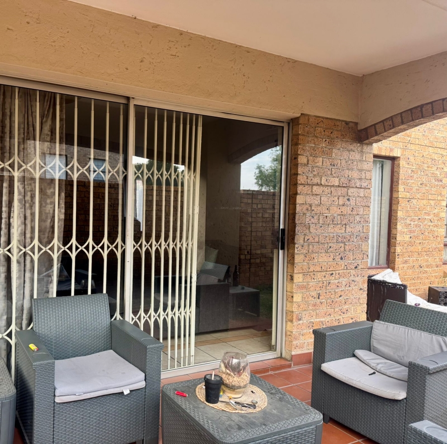 To Let 3 Bedroom Property for Rent in Midridge Park Gauteng