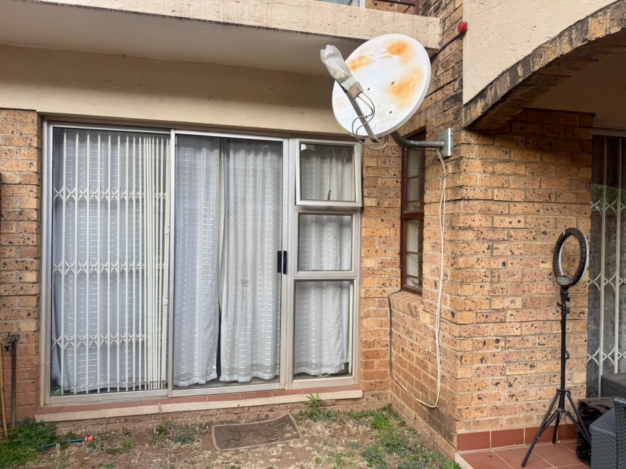 To Let 3 Bedroom Property for Rent in Midridge Park Gauteng