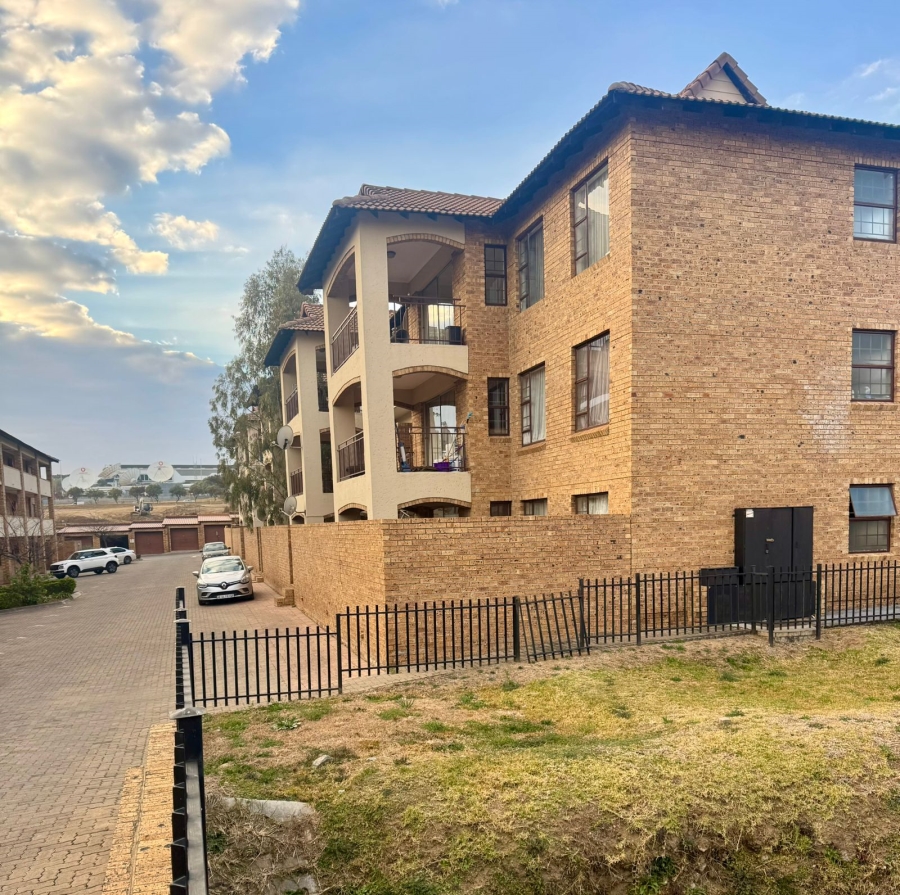 To Let 3 Bedroom Property for Rent in Midridge Park Gauteng