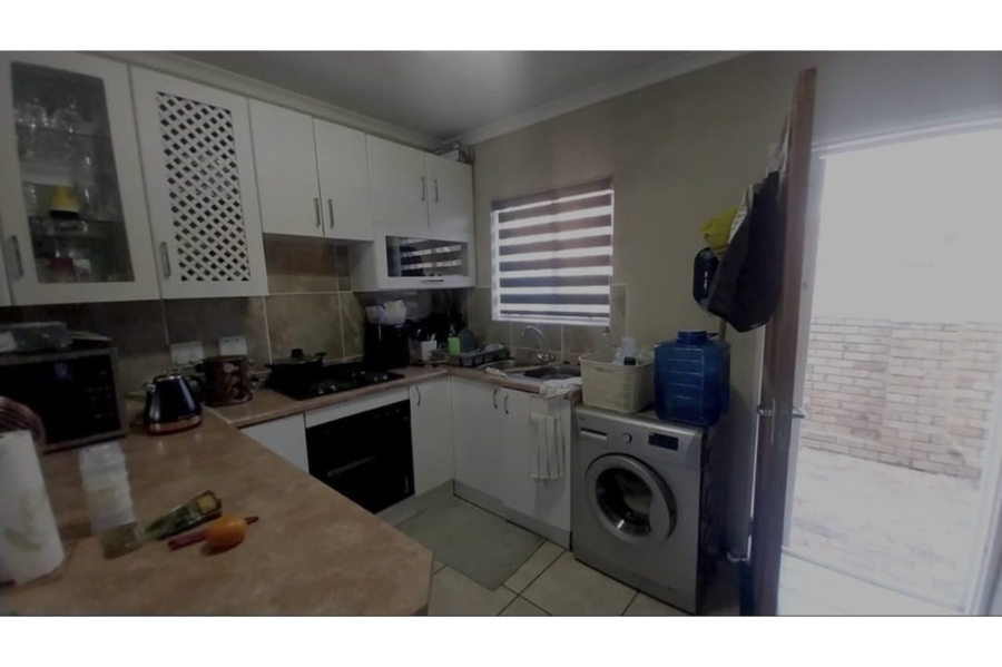 To Let 2 Bedroom Property for Rent in Kosmosdal Gauteng