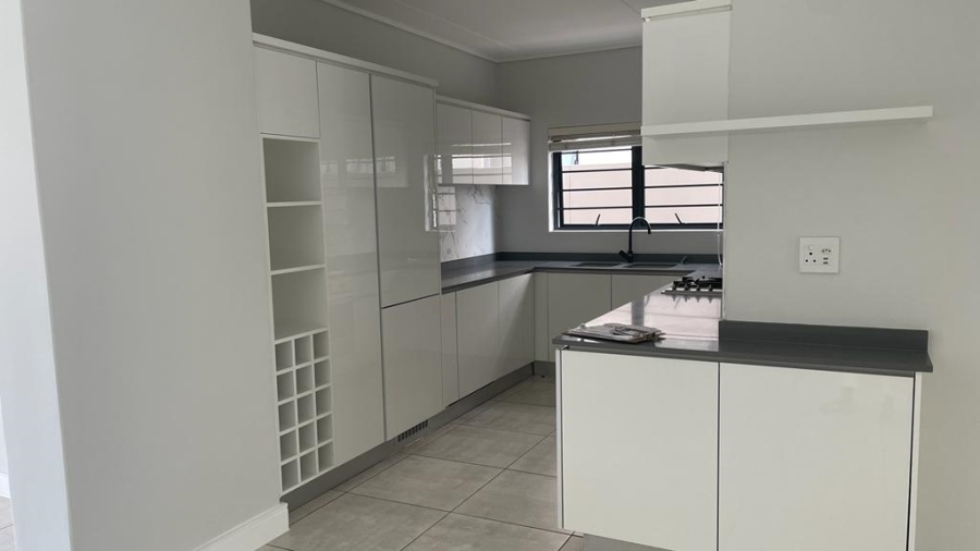 To Let 3 Bedroom Property for Rent in Waterfall Gauteng