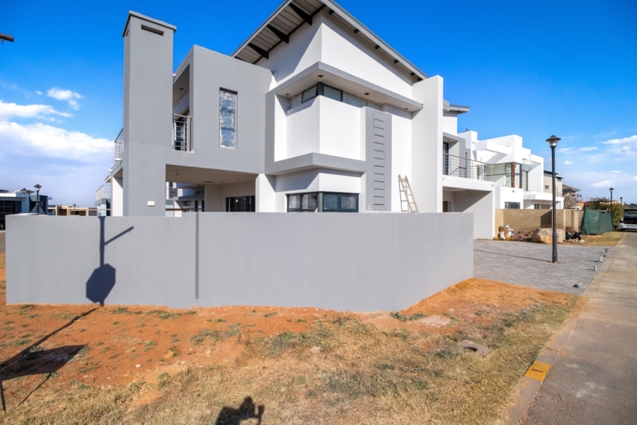 4 Bedroom Property for Sale in Swallow Hills Lifestyle Estate Gauteng