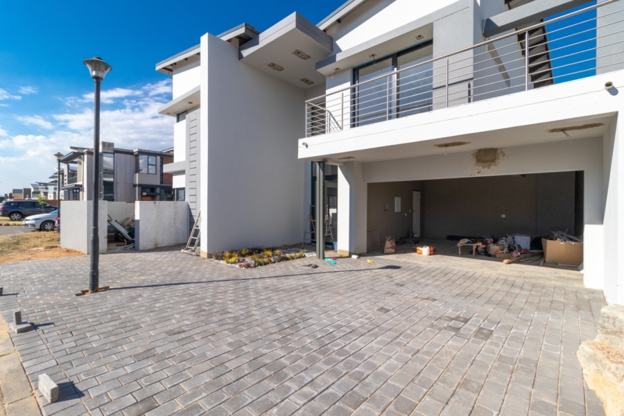 4 Bedroom Property for Sale in Swallow Hills Lifestyle Estate Gauteng