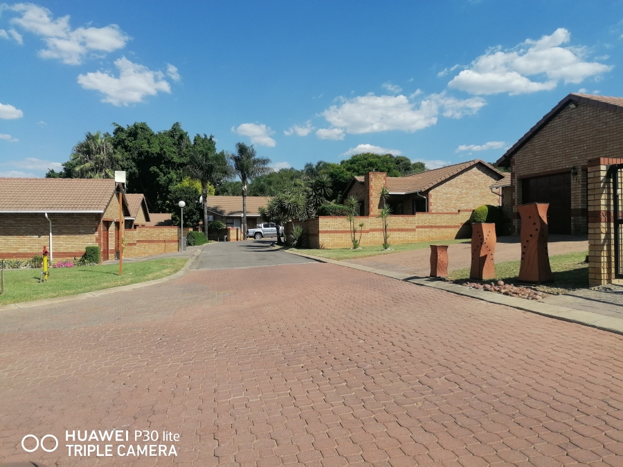 To Let 3 Bedroom Property for Rent in Equestria Gauteng