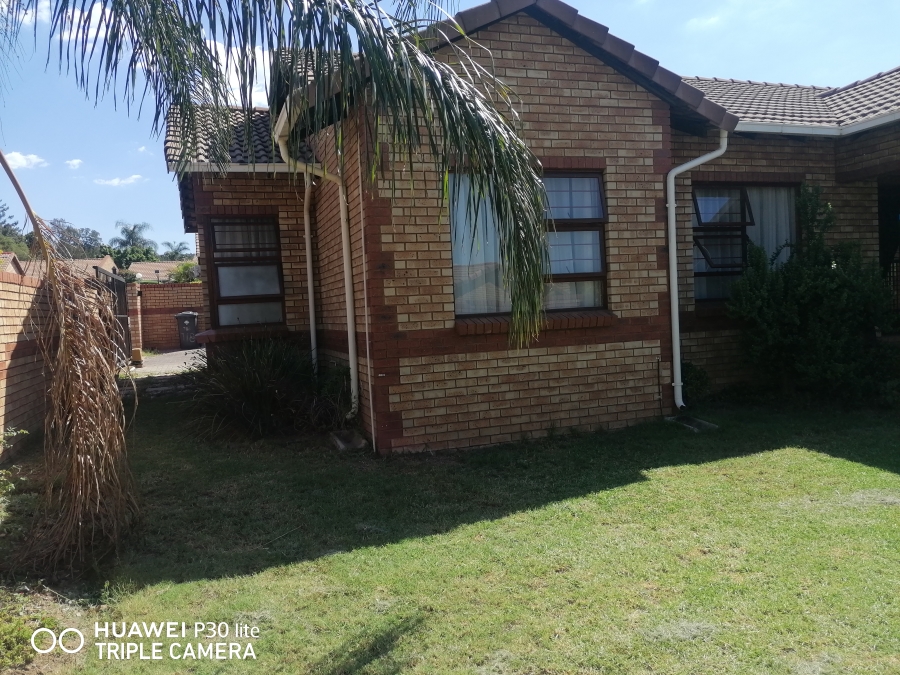 To Let 3 Bedroom Property for Rent in Equestria Gauteng