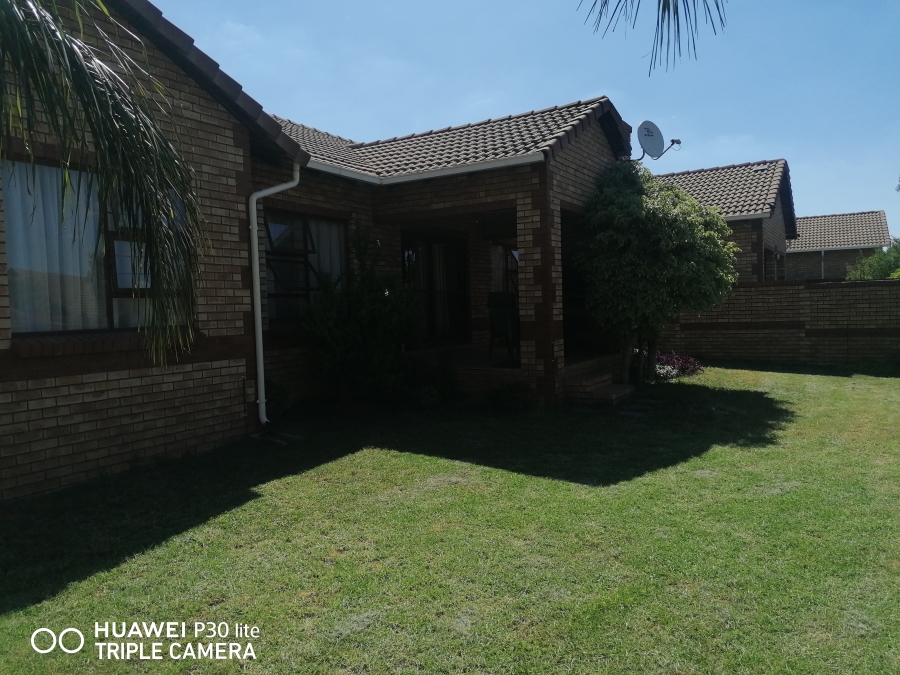 To Let 3 Bedroom Property for Rent in Equestria Gauteng