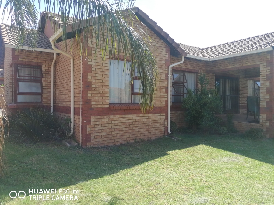 To Let 3 Bedroom Property for Rent in Equestria Gauteng