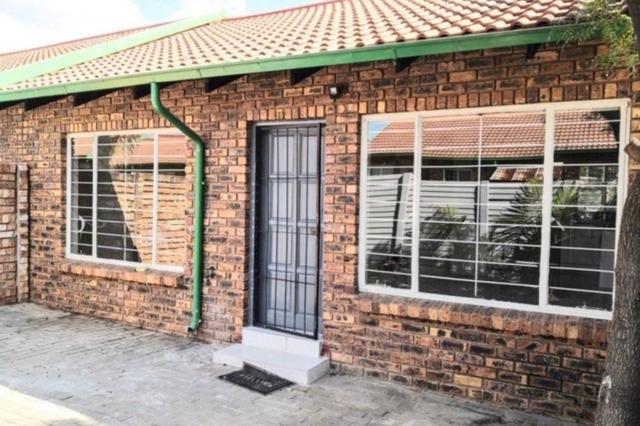 2 Bedroom Property for Sale in The Orchards Gauteng