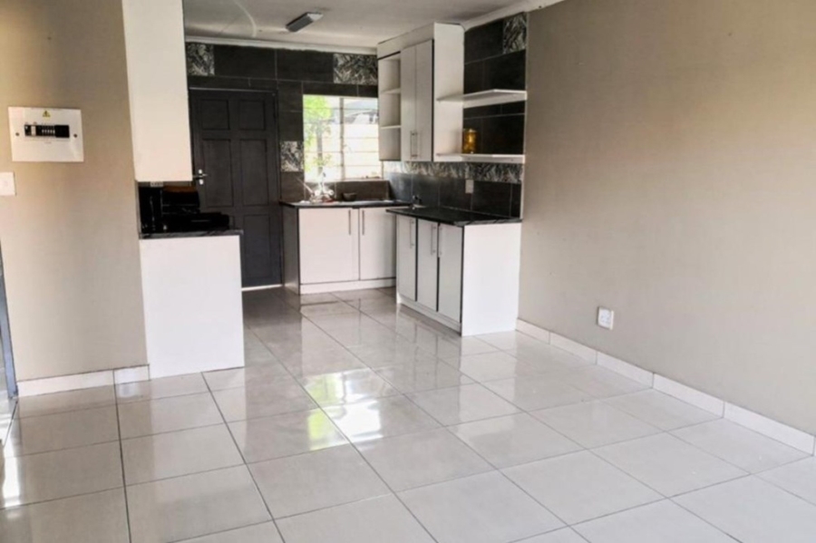 2 Bedroom Property for Sale in The Orchards Gauteng