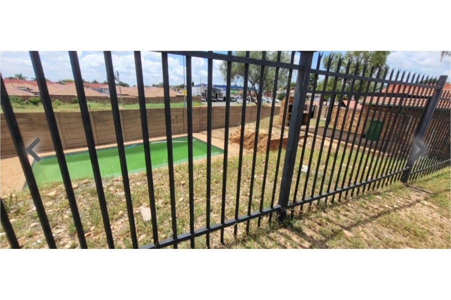 2 Bedroom Property for Sale in The Orchards Gauteng