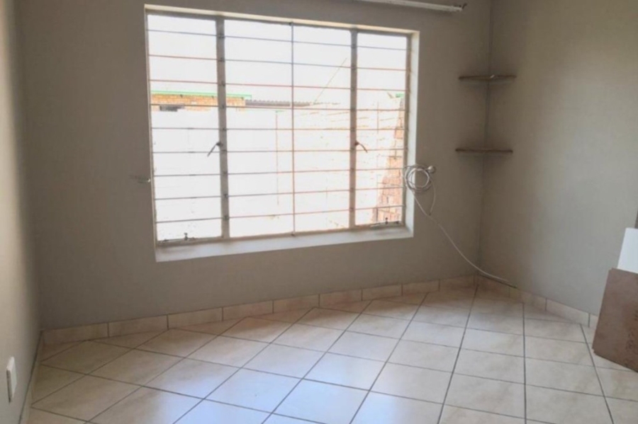 2 Bedroom Property for Sale in The Orchards Gauteng