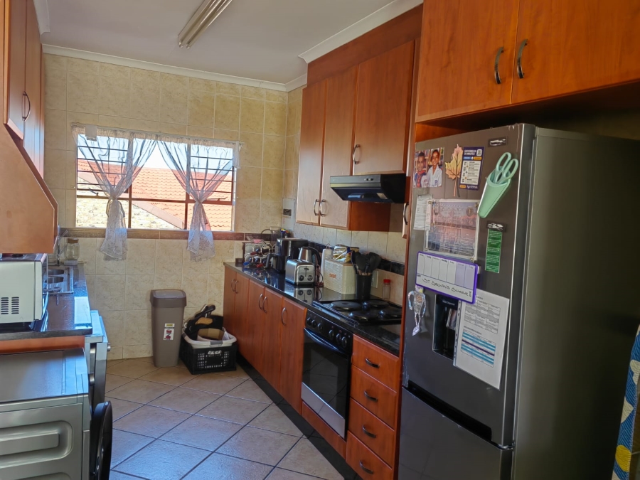 2 Bedroom Property for Sale in Liefde en Vrede Gauteng