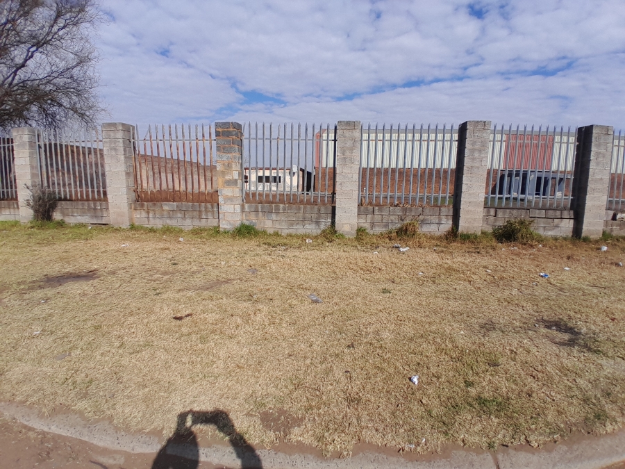 Commercial Property for Sale in Chiawelo Gauteng