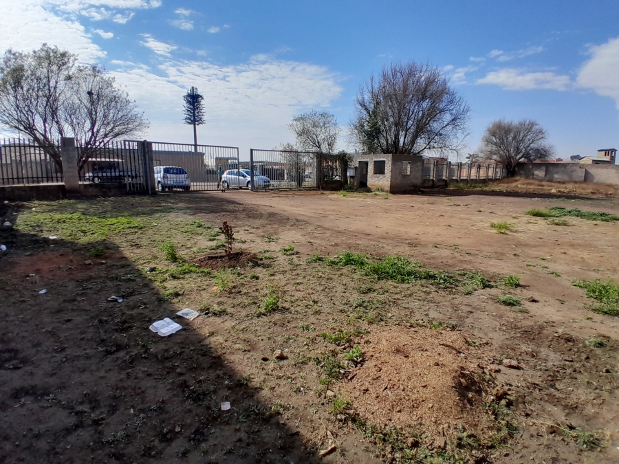 Commercial Property for Sale in Chiawelo Gauteng