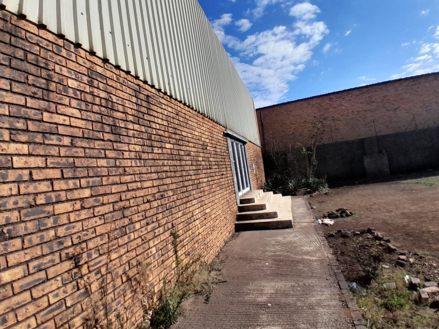 Commercial Property for Sale in Chiawelo Gauteng