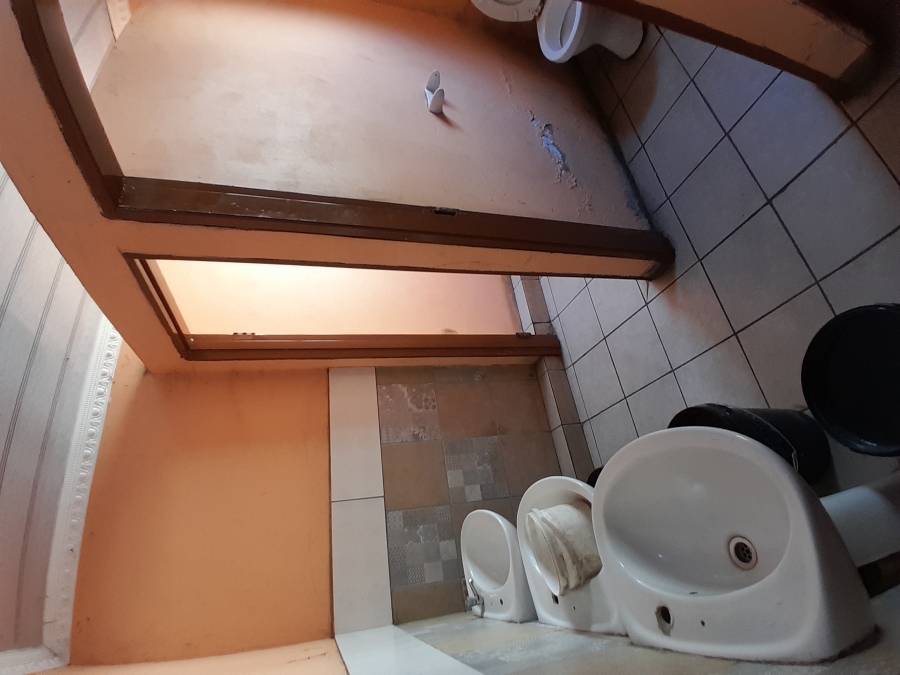 Commercial Property for Sale in Chiawelo Gauteng