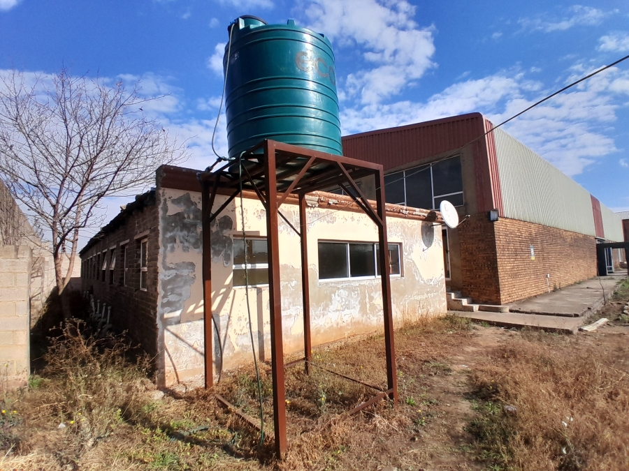 Commercial Property for Sale in Chiawelo Gauteng